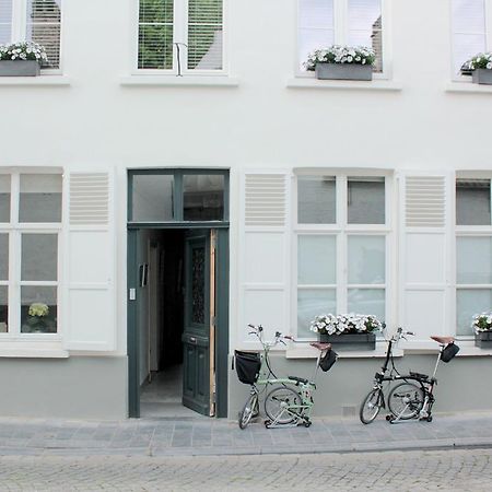 B&B Alphabet - Luxury Guesthouse And Art Gallery บรูจส์ ภายนอก รูปภาพ