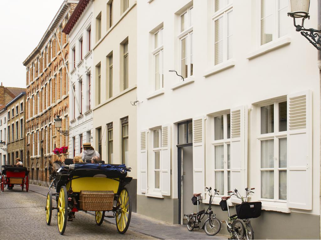 B&B Alphabet - Luxury Guesthouse And Art Gallery บรูจส์ ภายนอก รูปภาพ