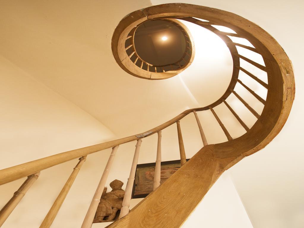 B&B Alphabet - Luxury Guesthouse And Art Gallery บรูจส์ ภายนอก รูปภาพ